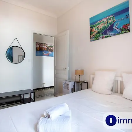 Apartment In The Heart Of *