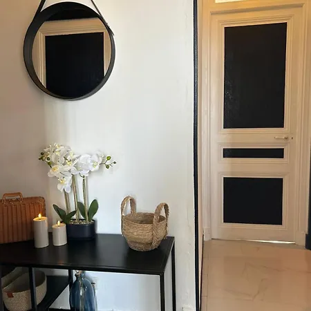 Apartment In The Heart Of